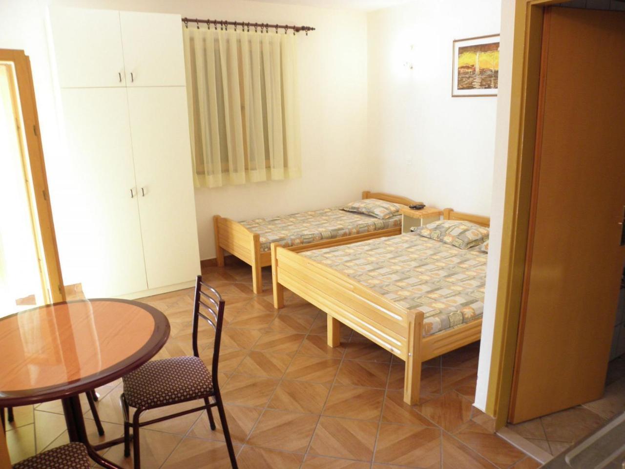 Apartments Brane - 180M To The Sea Vrsi Εξωτερικό φωτογραφία